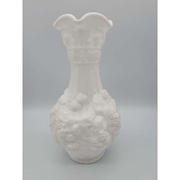 Imperial Glass English Loganberry Vase White Milk Glass Ruffle Rim VTG 10" EUC - Picture 3 of 12